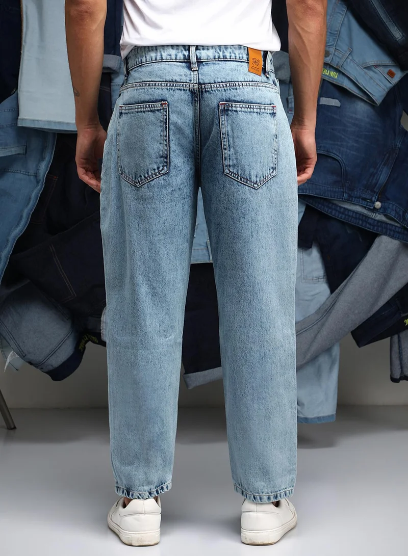 Campus Sutra  Men's Indigo Blue Acid-Wash Straight-Fit Denim Jeans For Casual Wear | Low-Waist | Medium-Wash | Button & Zip Closure | Denim Jeans Crafted With Comfort Wear For Everyday Wear for Men | Best Price UAE